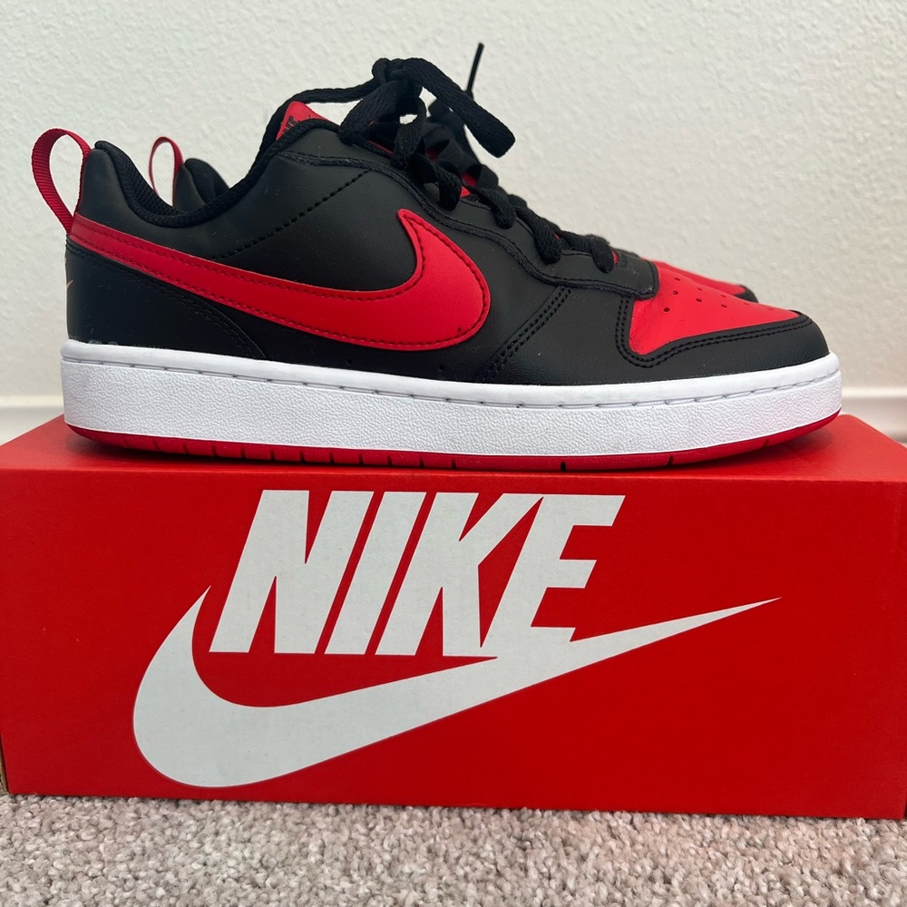 Youth Nike court Borough low